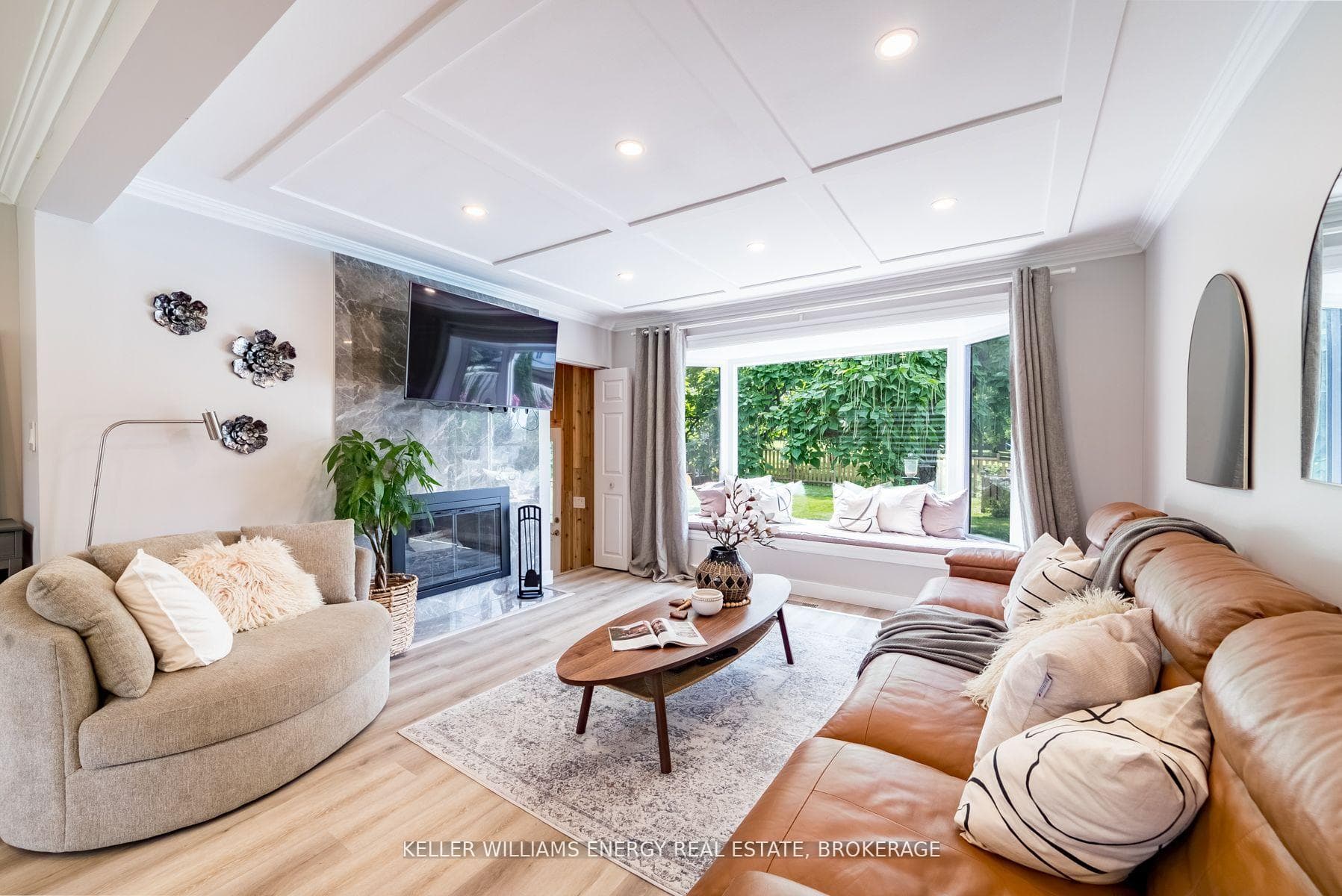 851 Swiss Heights photo 12