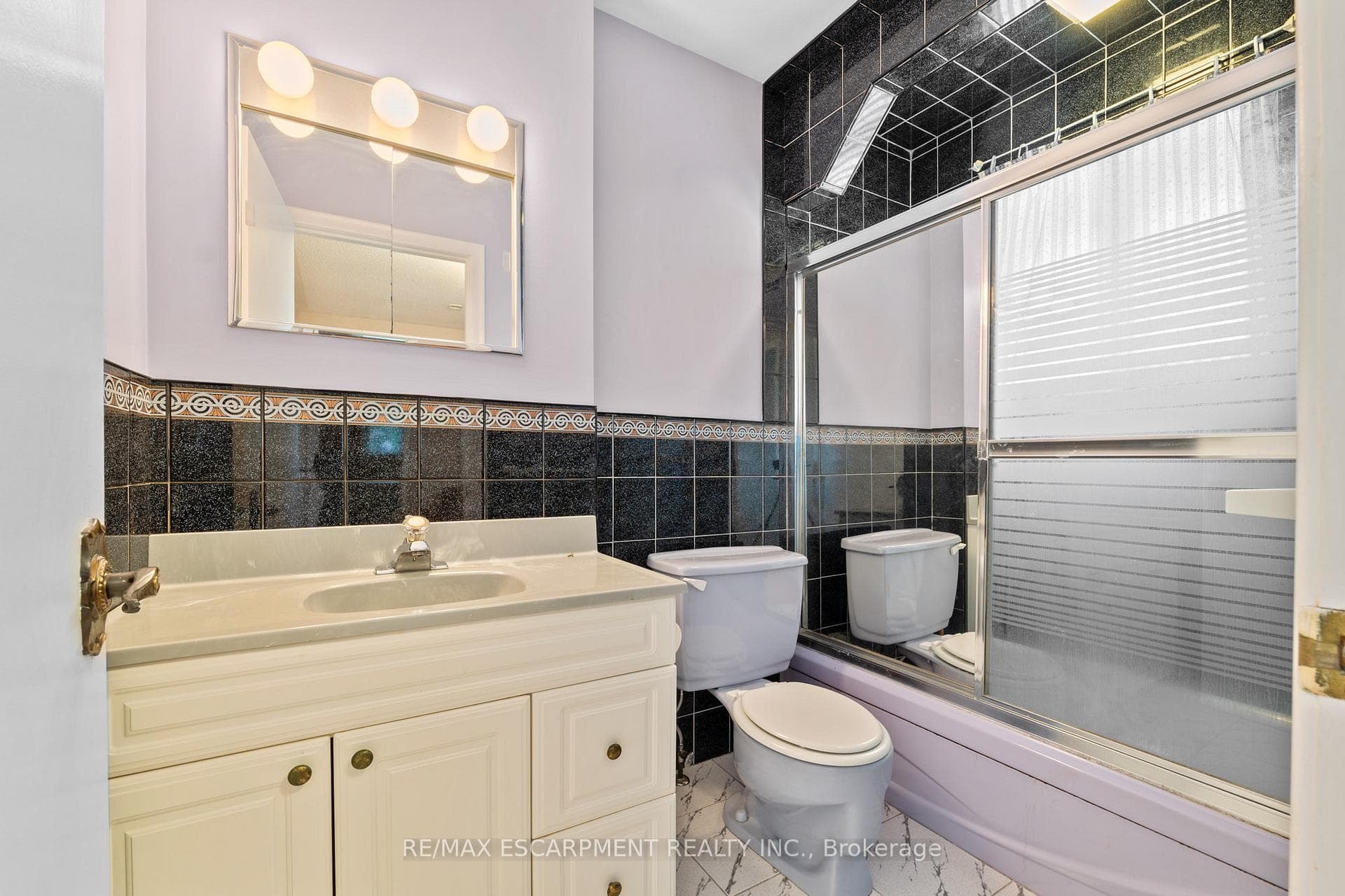 20 Frederick Avenue photo 17
