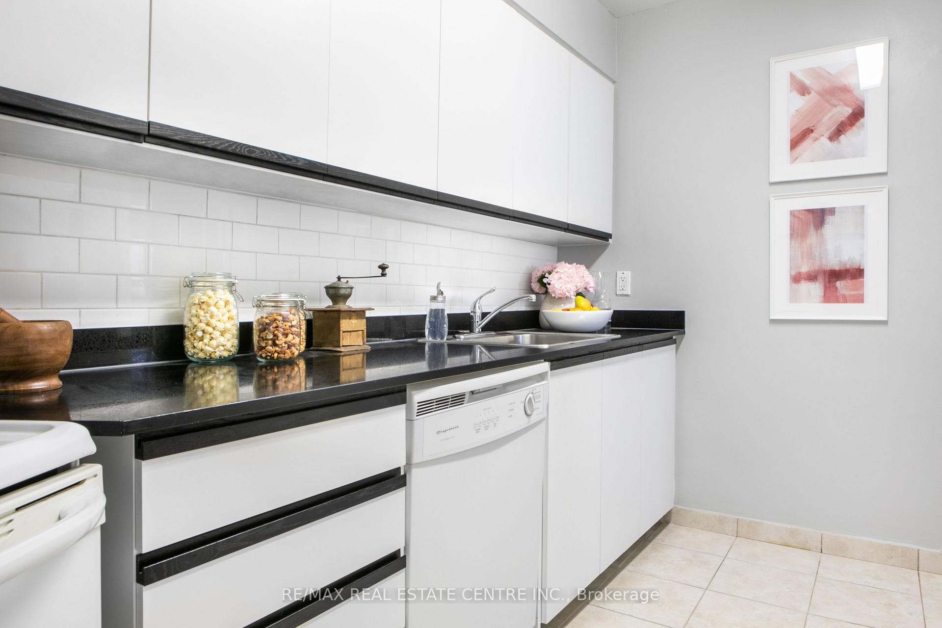 150 Graydon Hall Drive Unit 909 photo 16