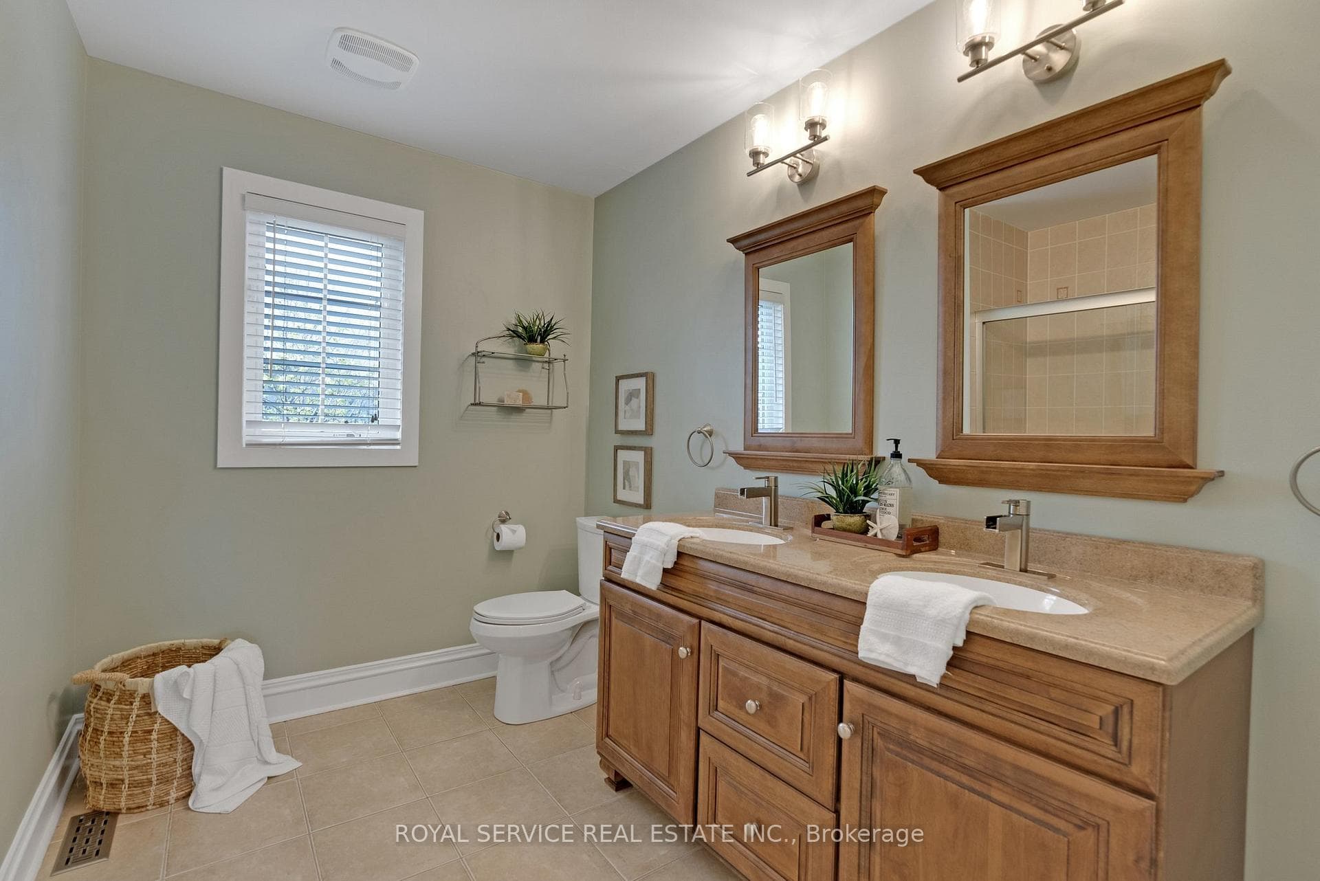 47 Brough Court photo 31