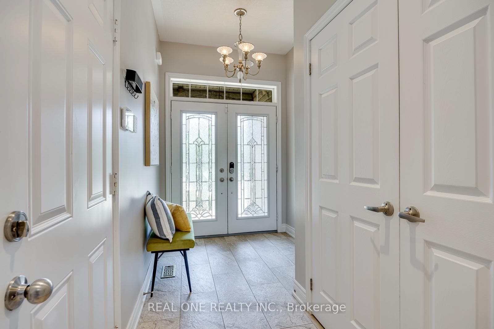 2379 Wasaga Drive photo 4