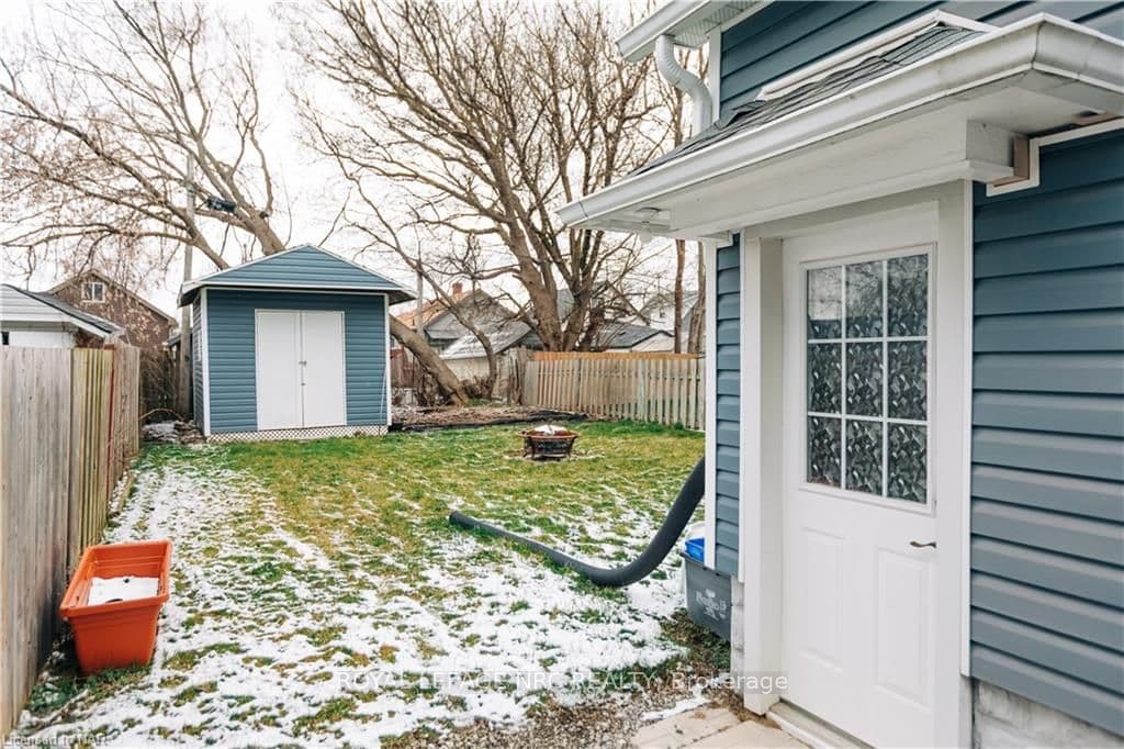 25 WALLACE Street photo 23