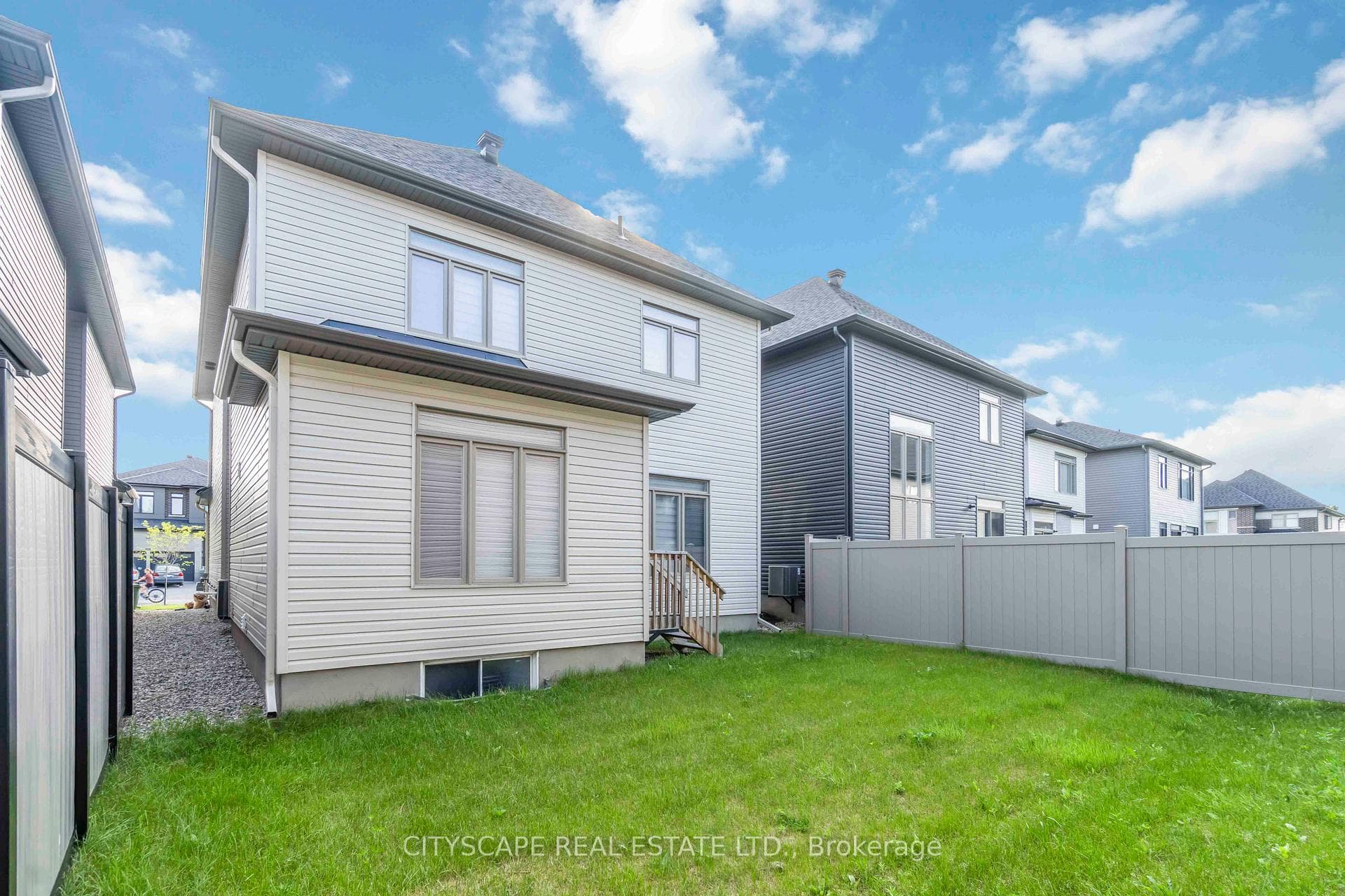 617 Kenabeek Terrace photo 34