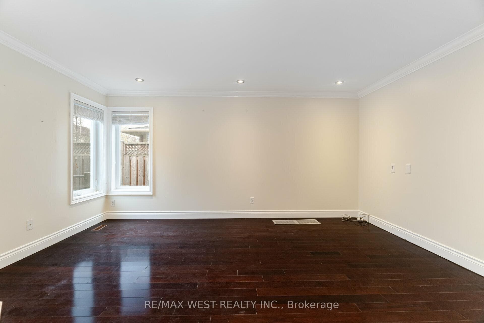 5456 Whitehorn Avenue Unit Main photo 18