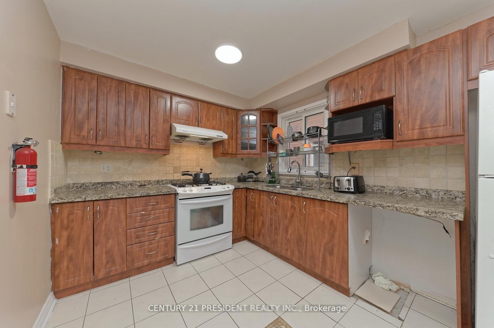 58 Bach Boulevard photo 8