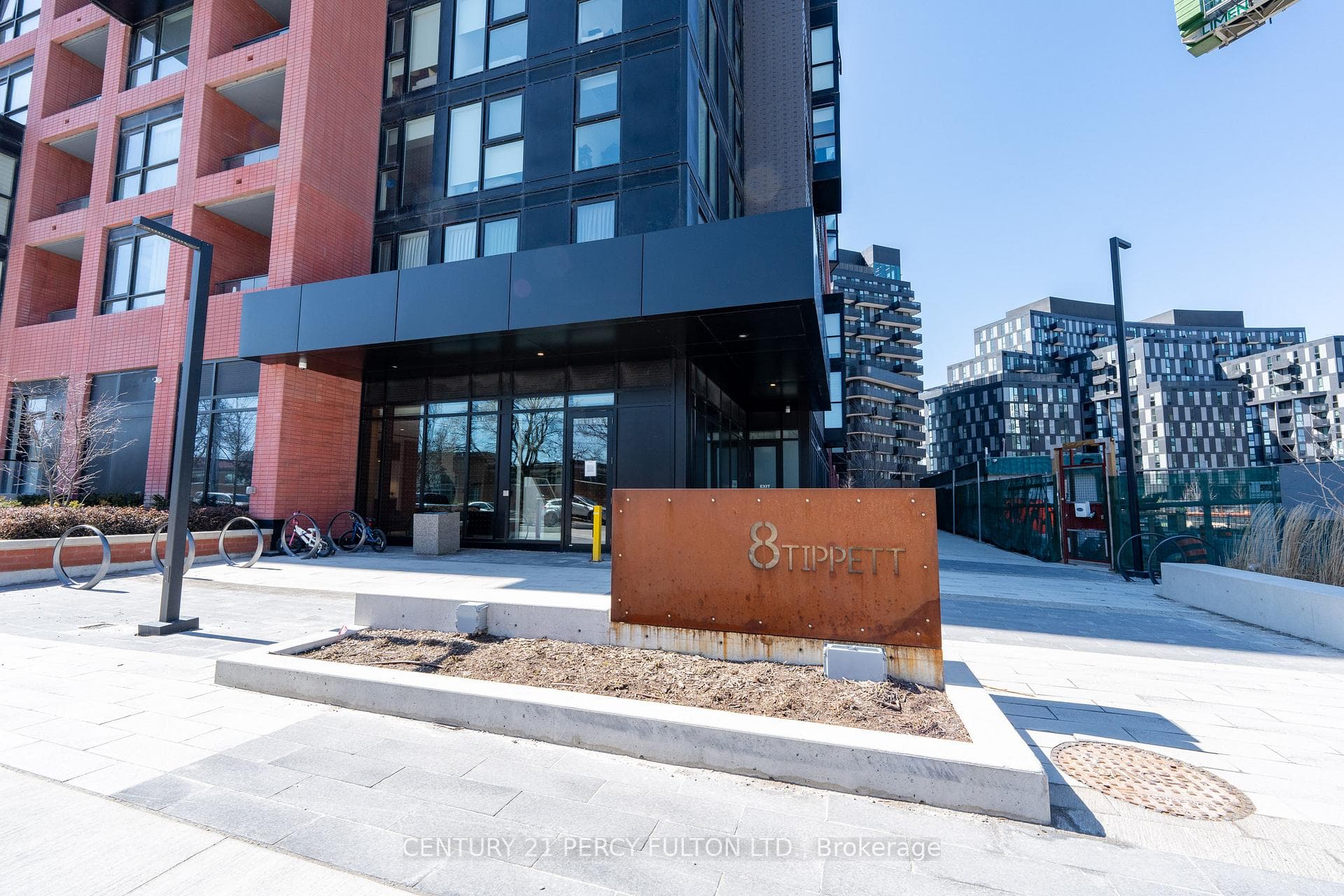8 Tippett Road Unit 420 photo 2