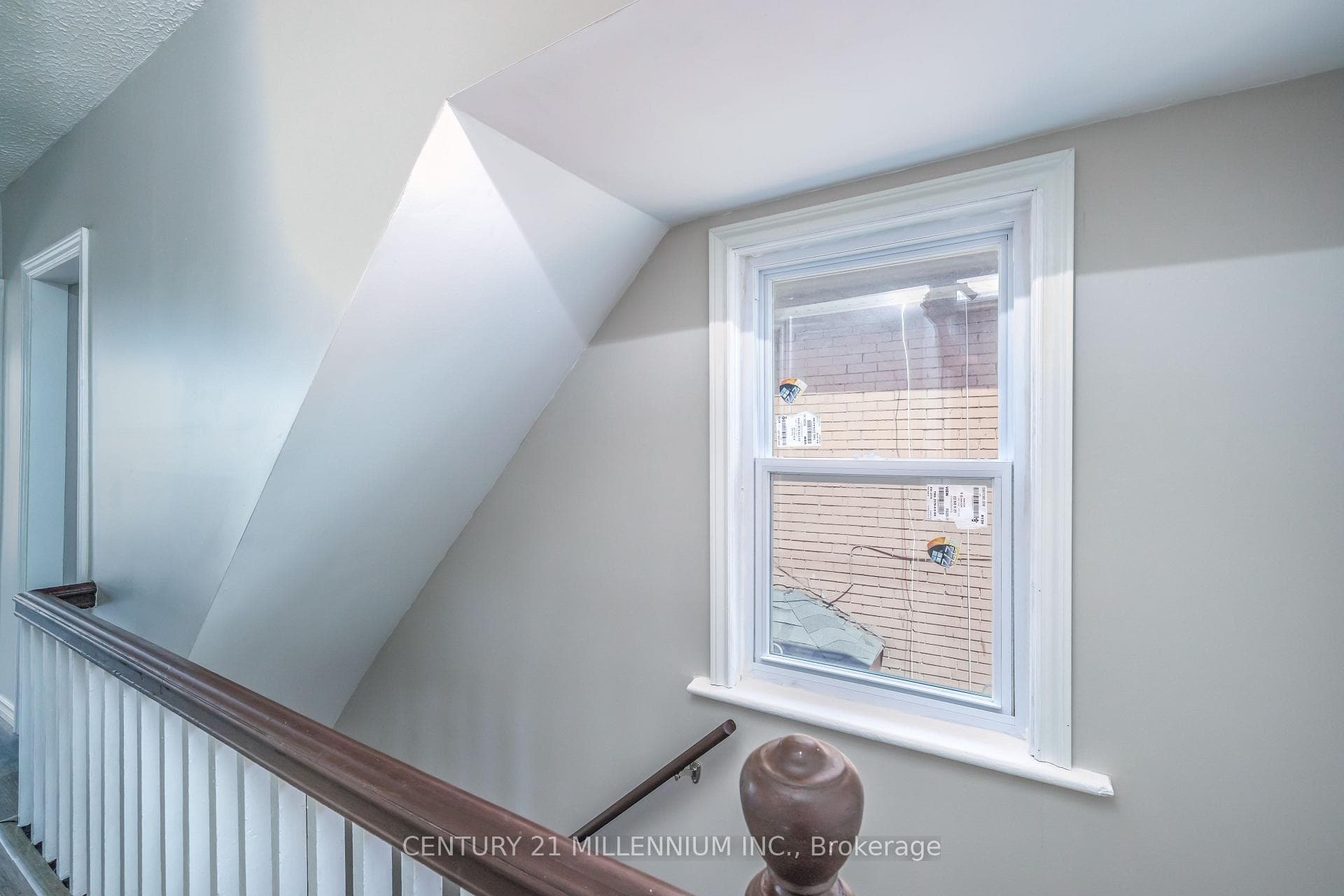 242 Balmoral Avenue photo 19