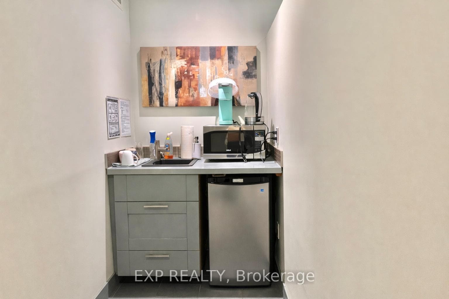 111 Sherwood Drive Unit 207 photo 6