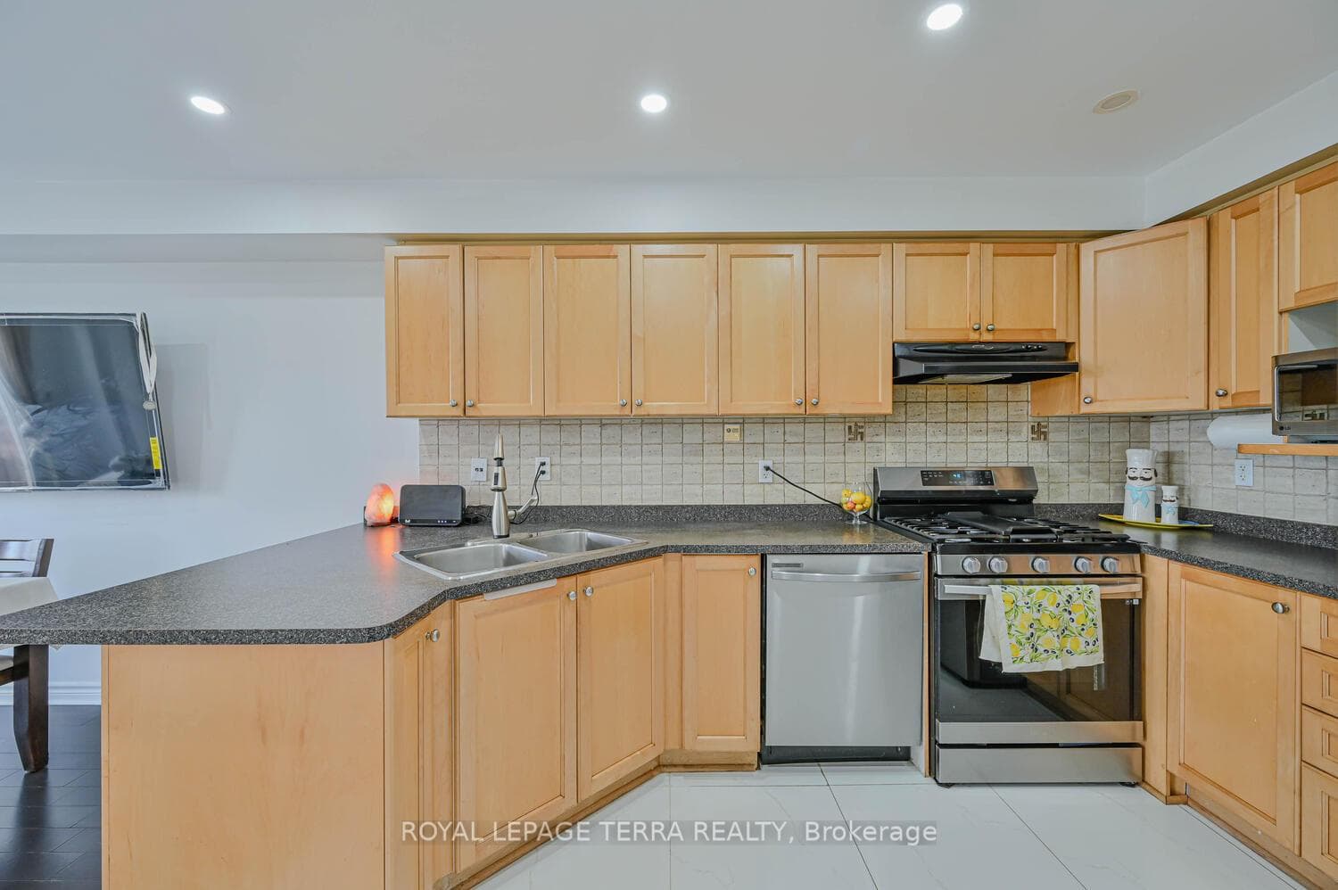 21 Eastview Gate Unit 26 photo 19