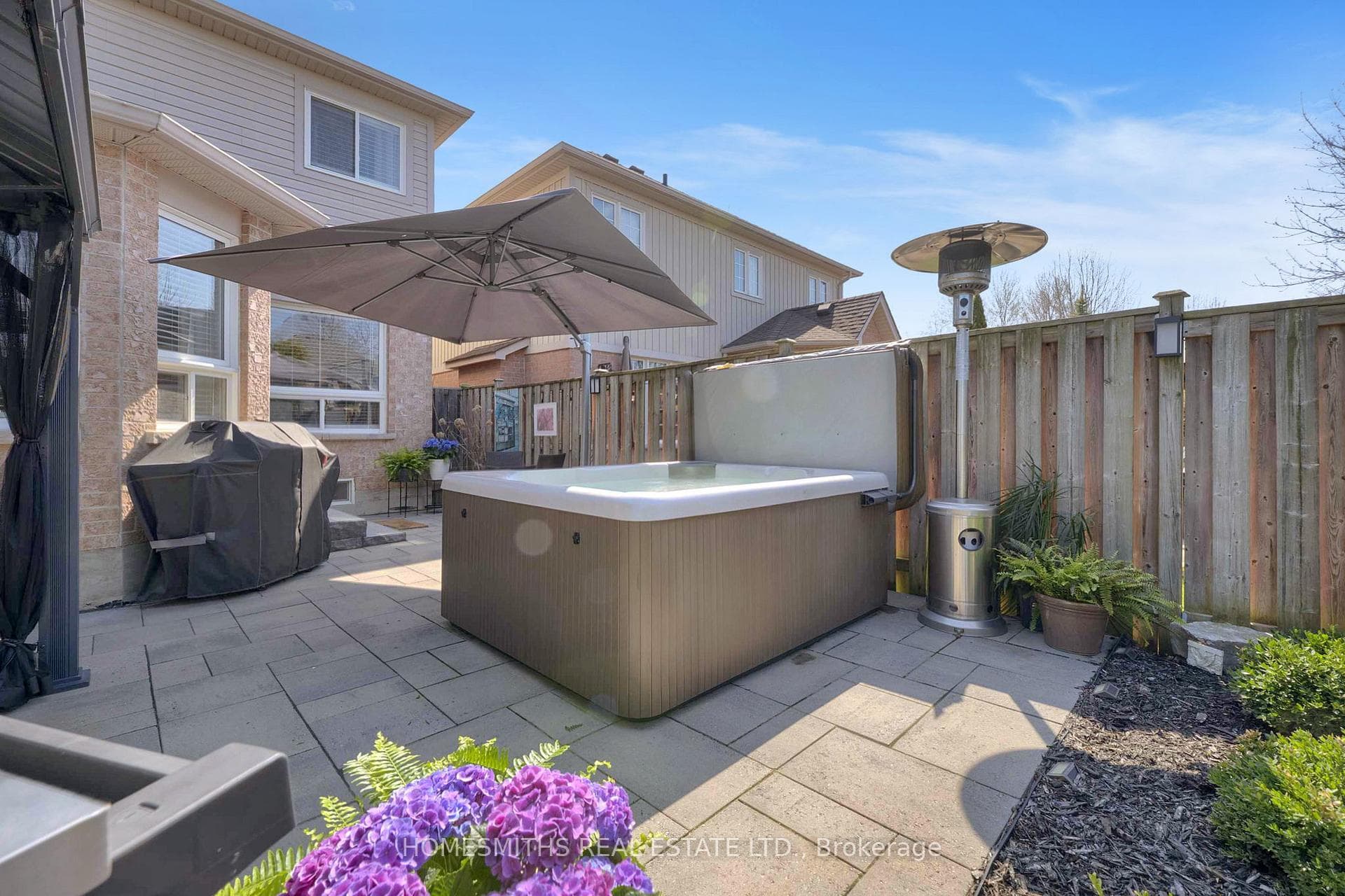 147 Sleeman Square photo 29