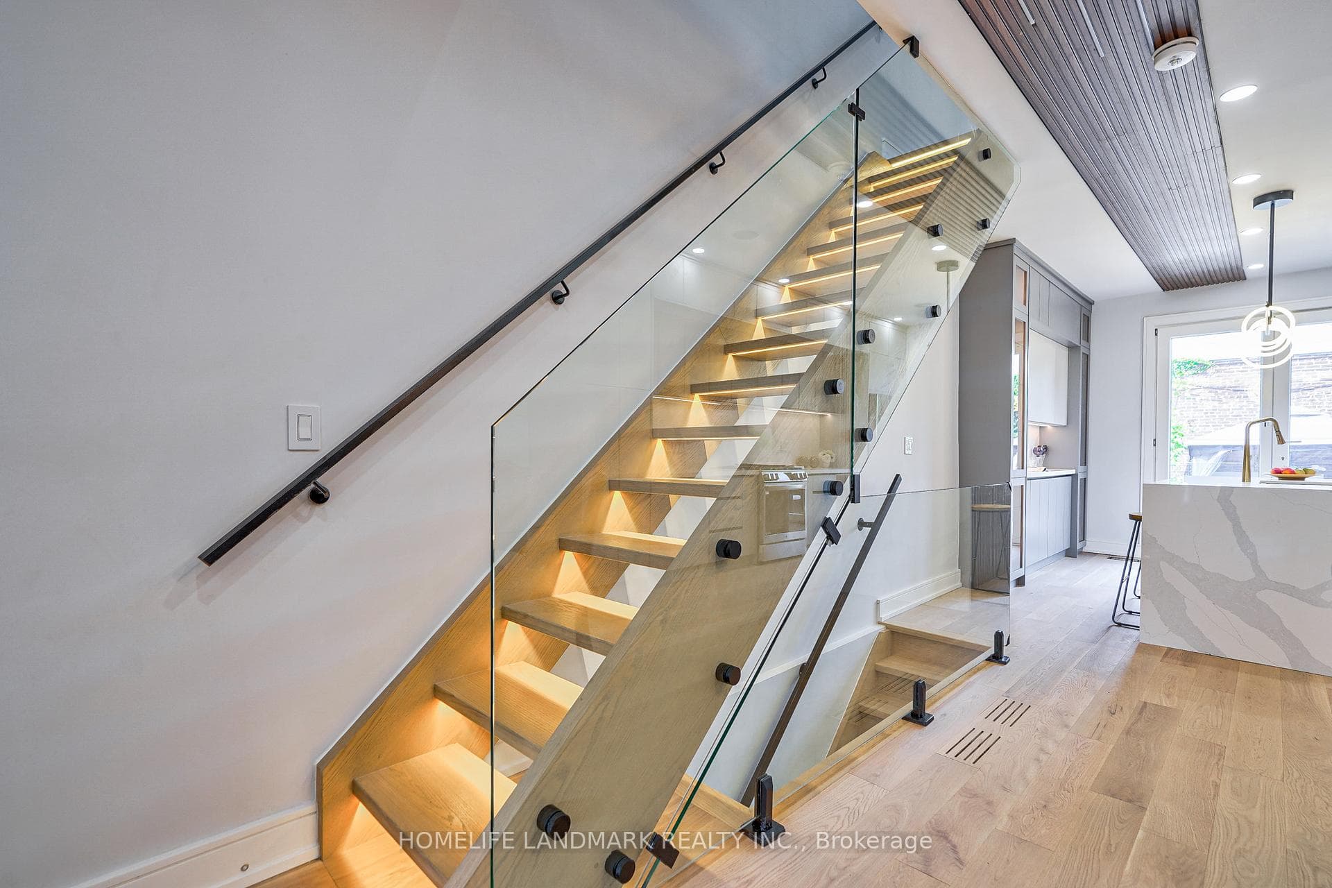 877 Logan Avenue photo 19