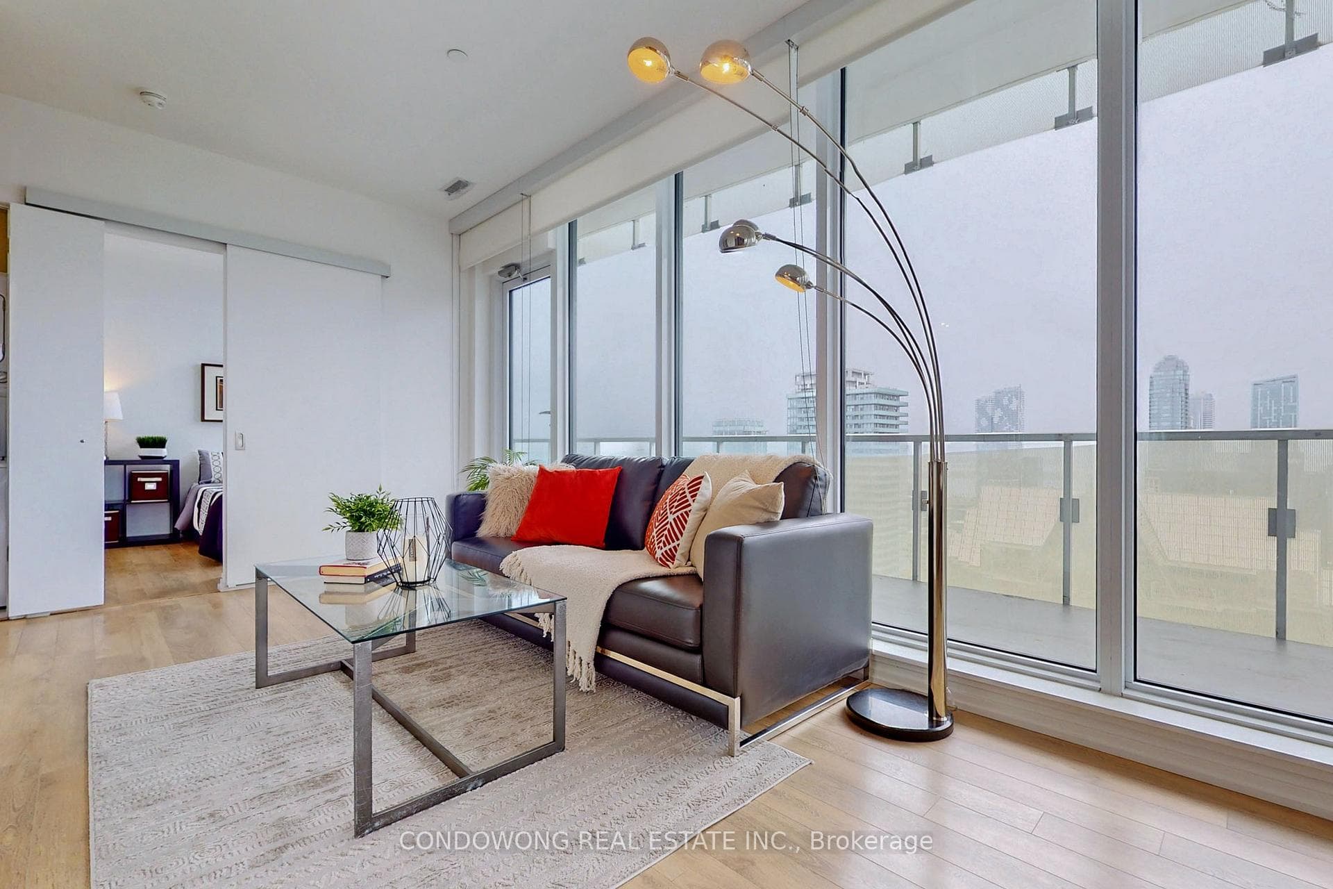 197 Yonge Street Unit 3608 photo 3