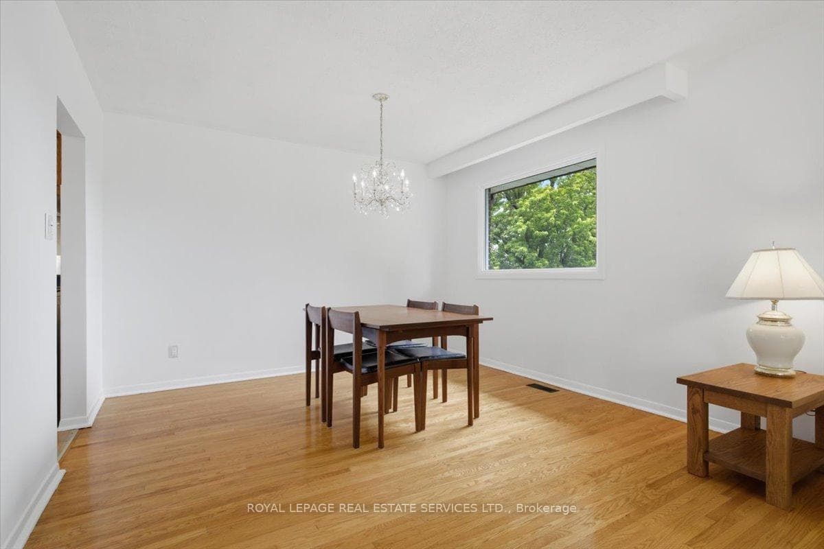 1 Rosegrove Place photo 7