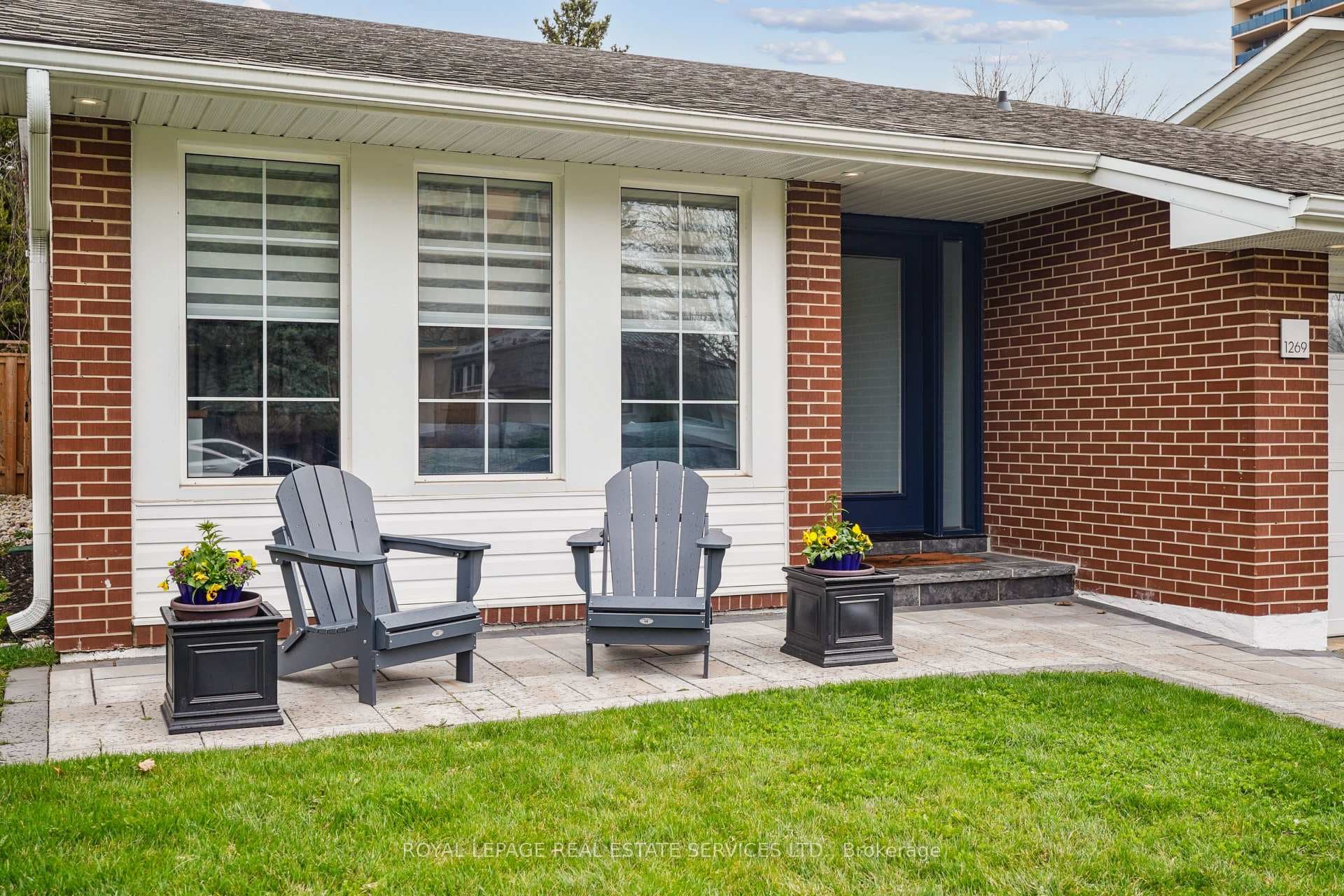 1269 Forest Hill photo 2