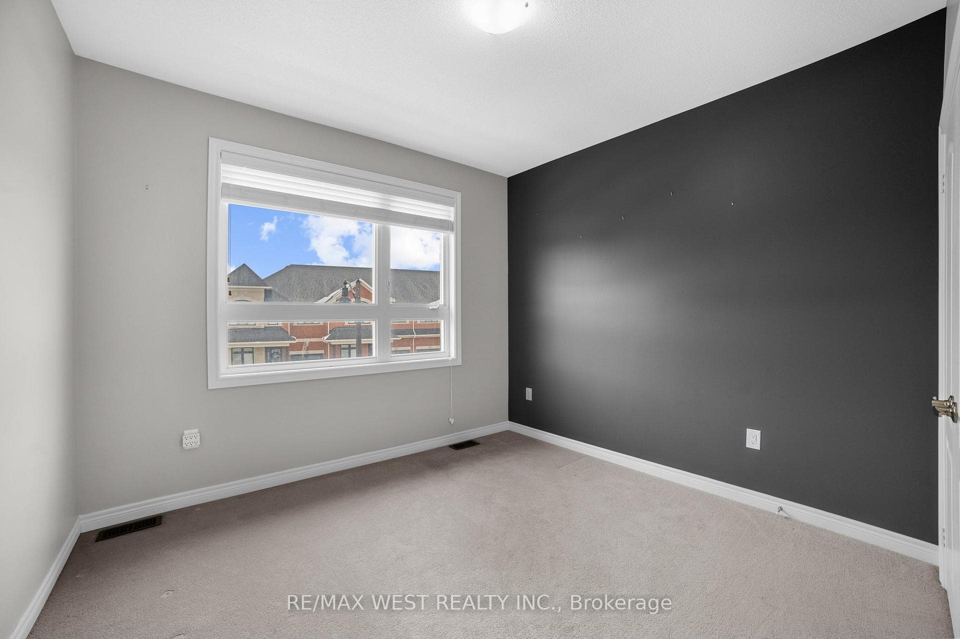 77 Great Falls Boulevard photo 19