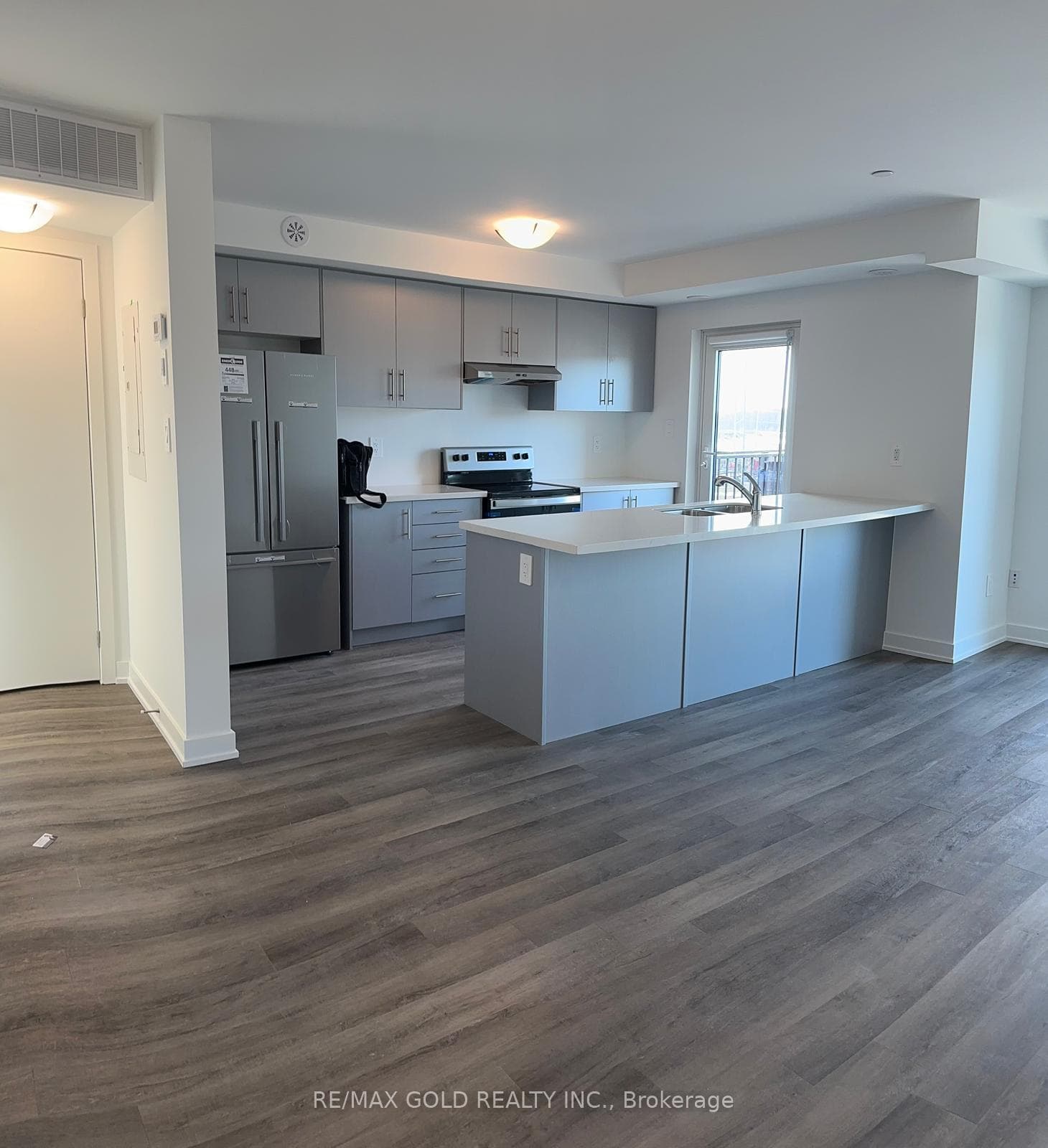 65 Romilly Avenue Unit 24 photo 2