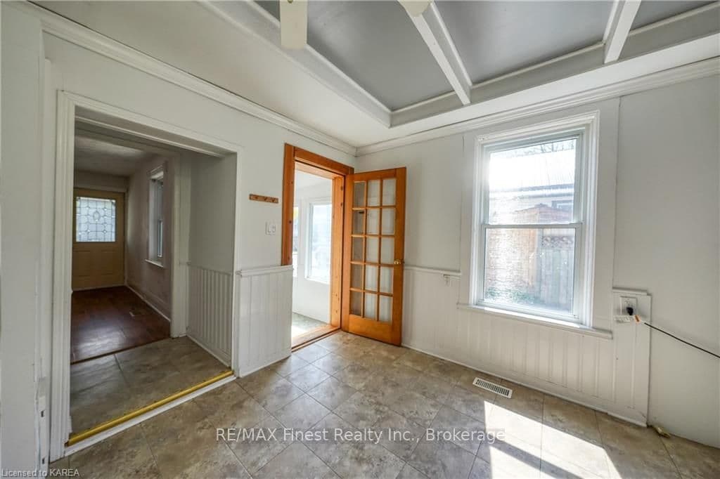 174 PINE Street photo 3