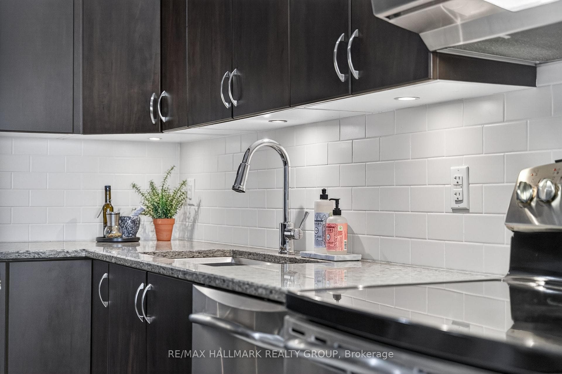 159 Lerta Way photo 8