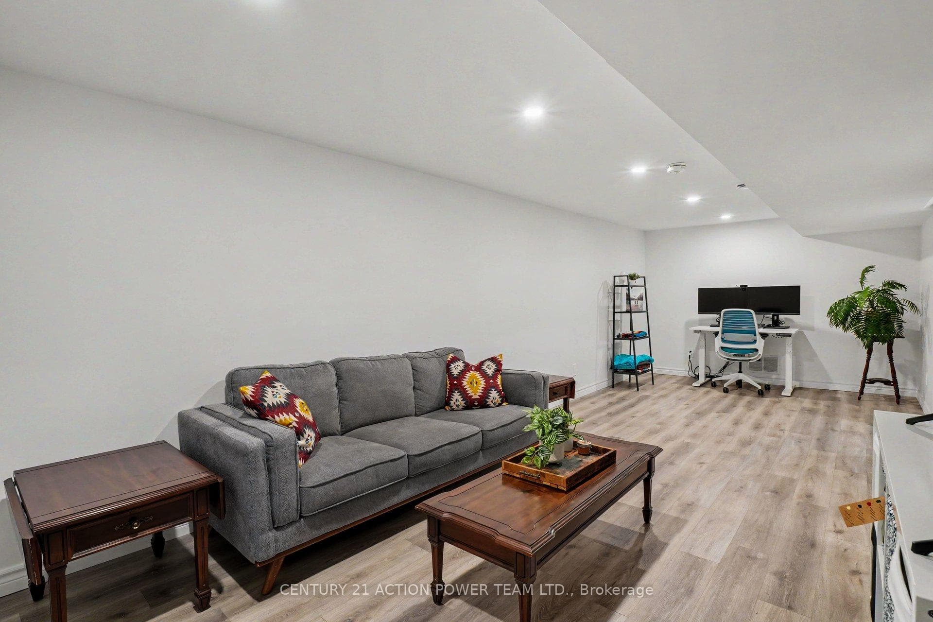 422 ALLBIRCH Road photo 25