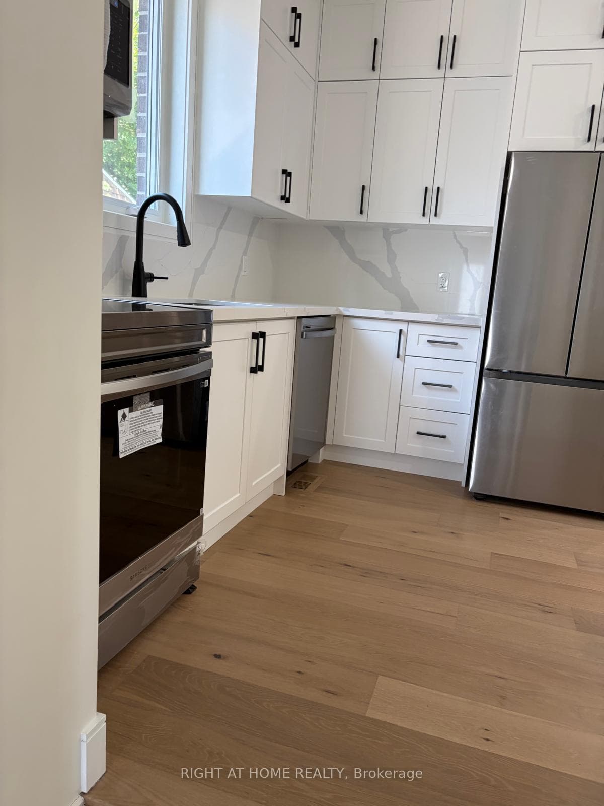 376 Mitchell Avenue photo 4