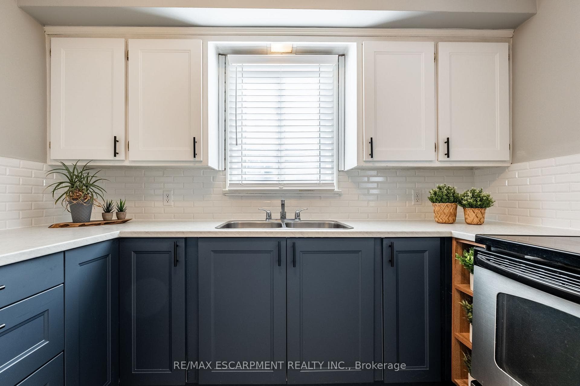 276 BOWMAN Street photo 8