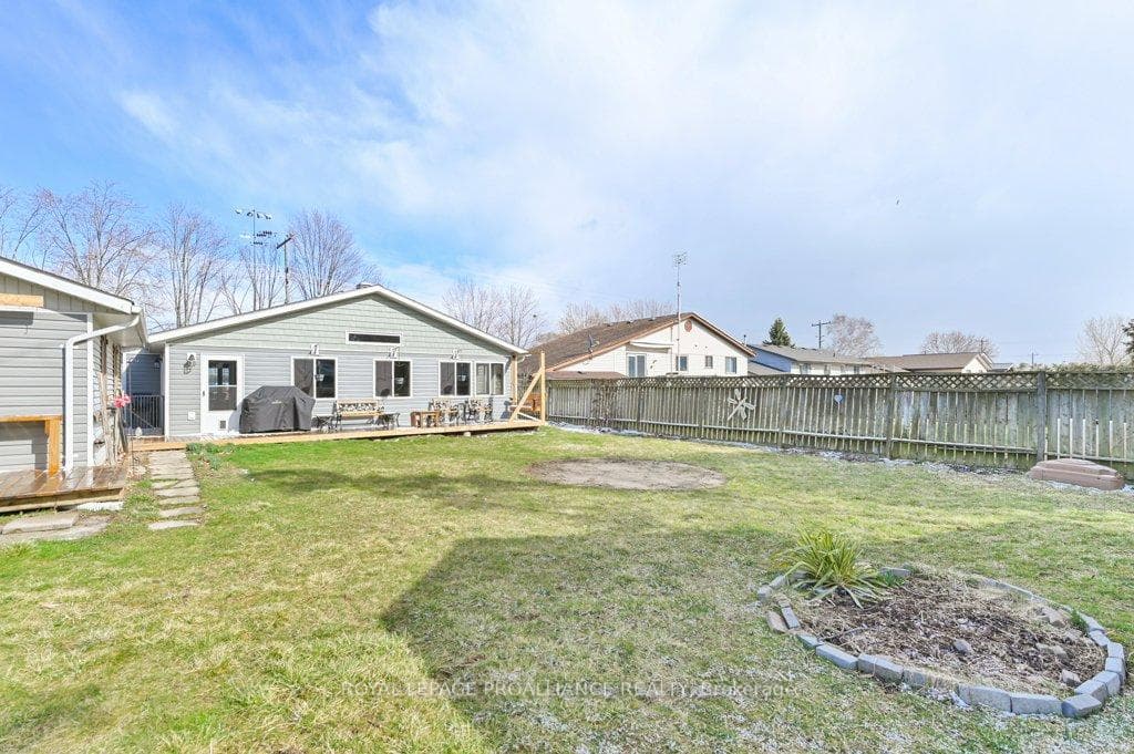48 Pinnacle Street photo 34