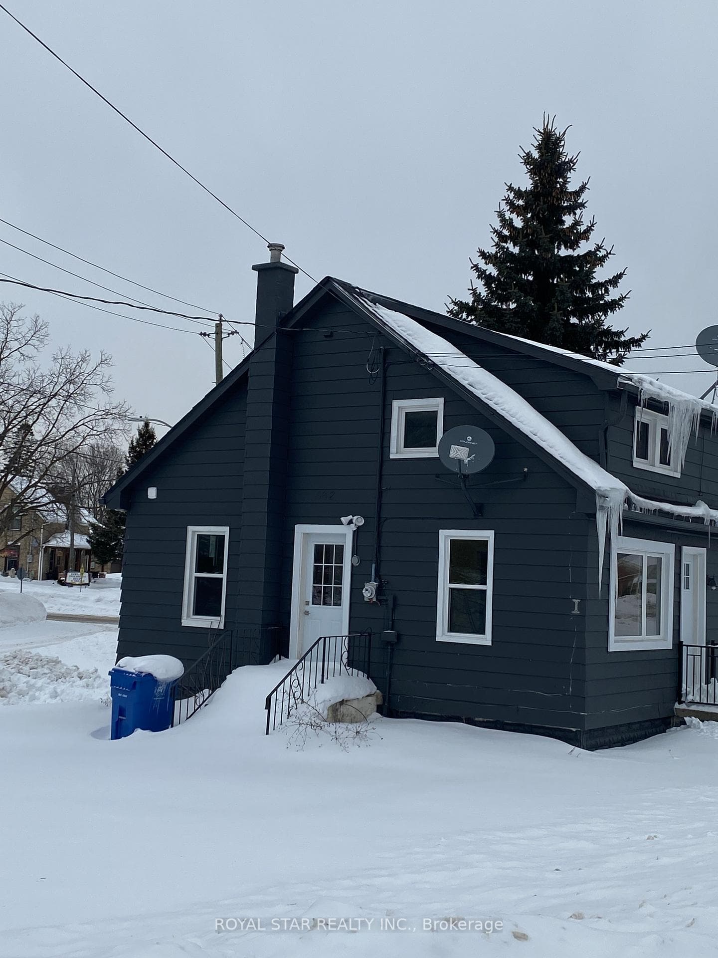 582 Garafraxa Street photo 1
