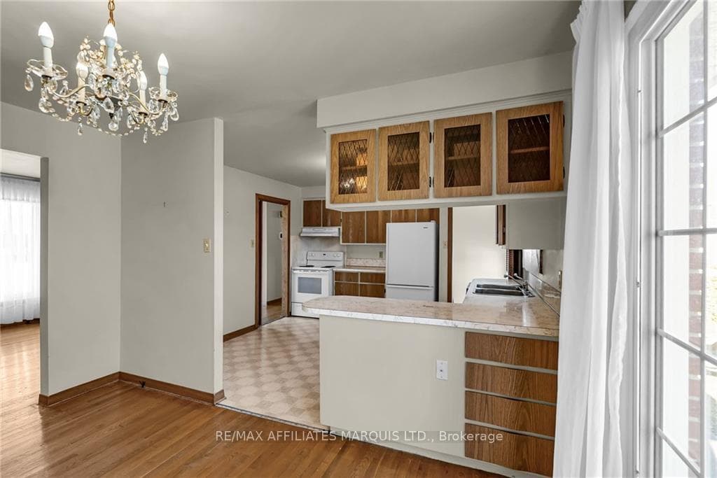 322 JARVIS Street photo 9