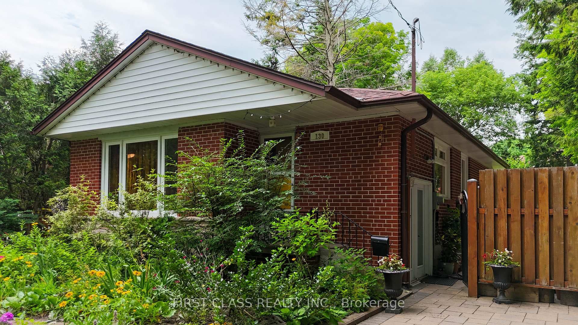 130 Homestead Road photo 4