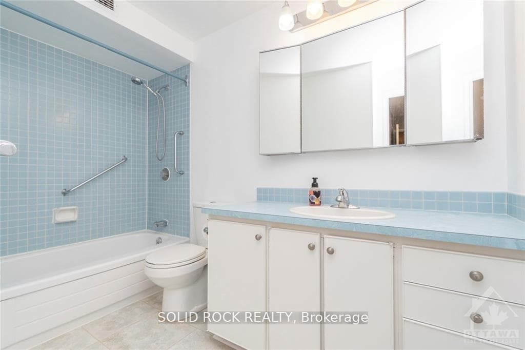 415 Greenview Avenue Unit 309 photo 14