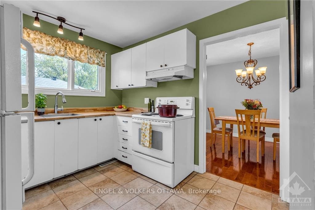 783 EASTVALE Drive photo 9