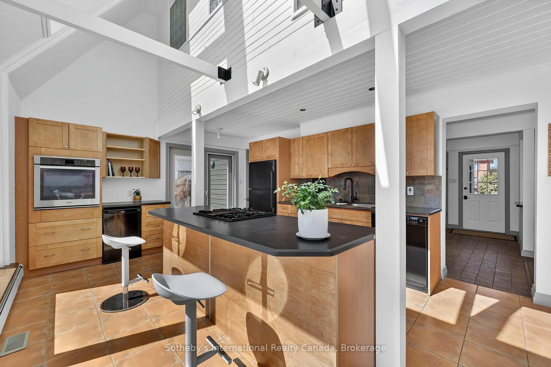 288 Sixth Street photo 19