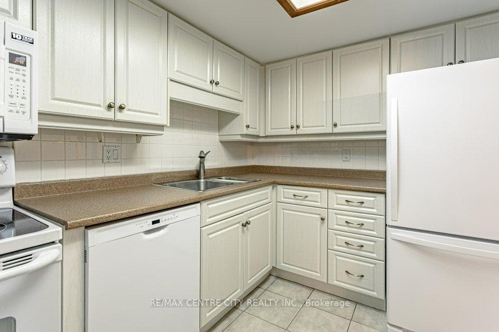 7 Picton Street Unit 602 photo 6