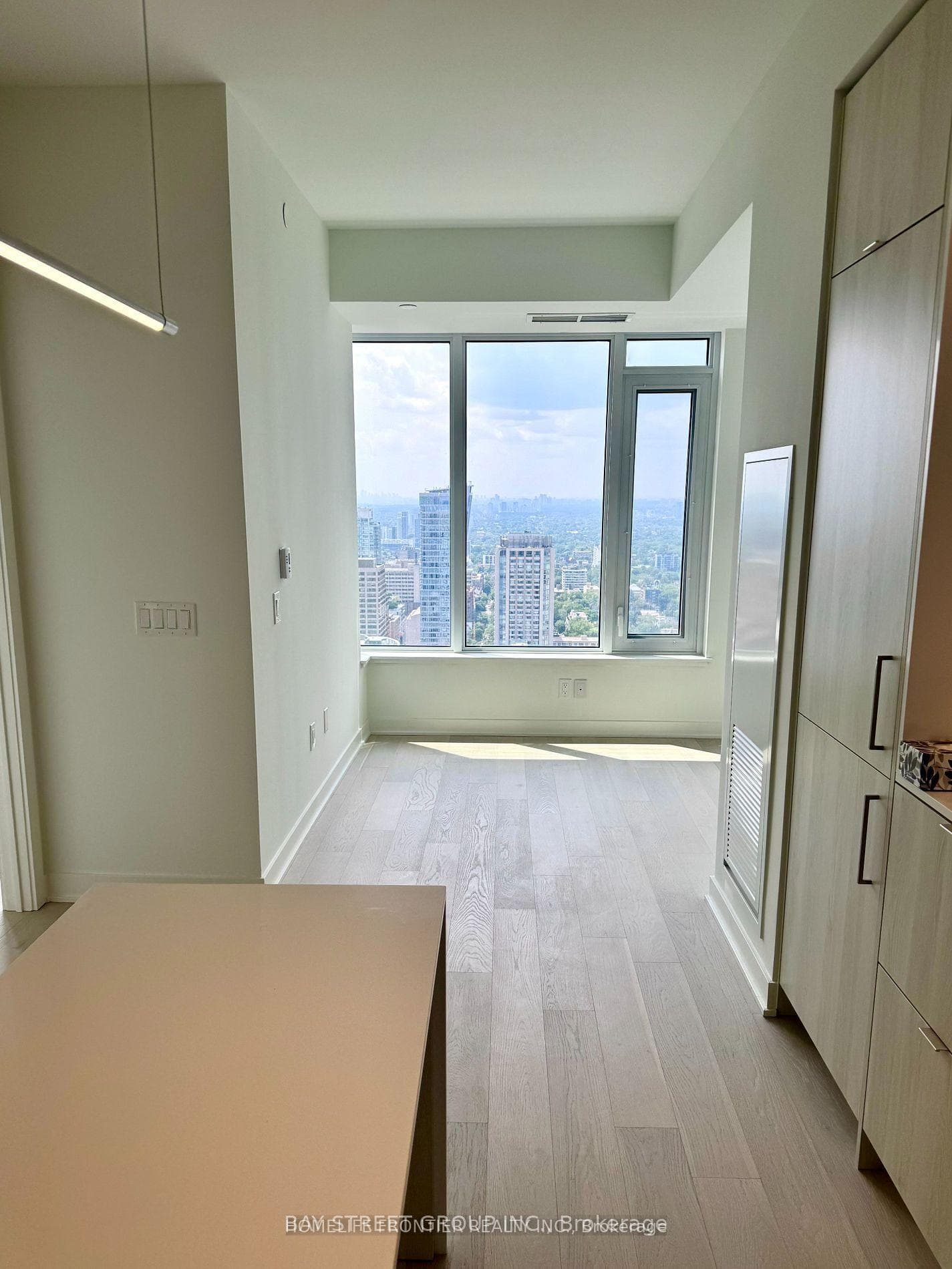 11 Yorkville Avenue Unit 3210 photo 5