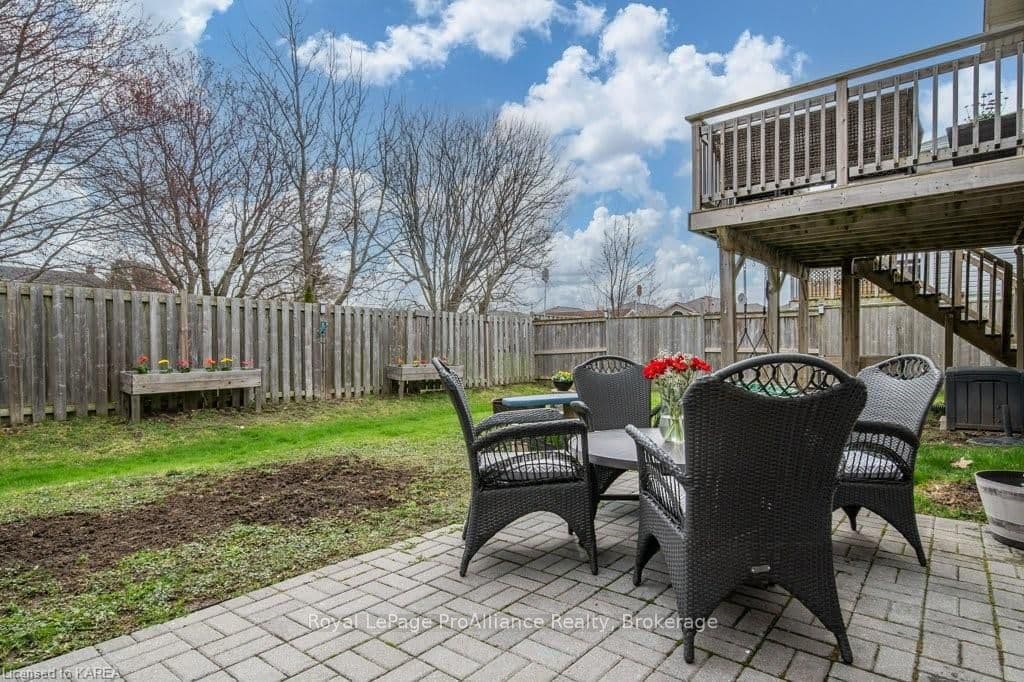 1234 MAZZOLIN Crescent photo 44