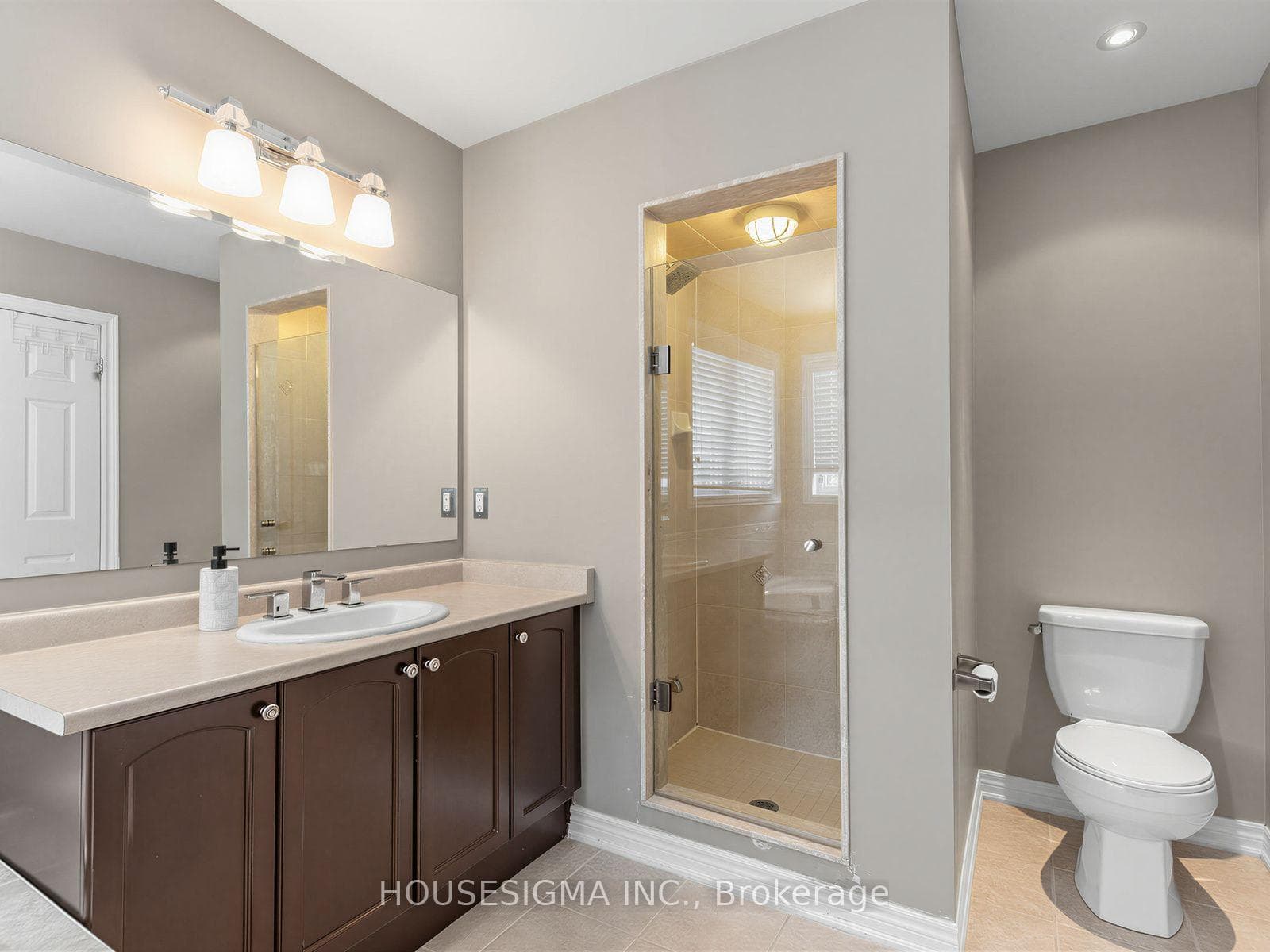 57 Chao Crescent photo 21