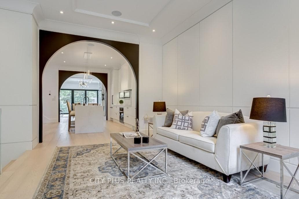 119 Glengrove Avenue photo 2