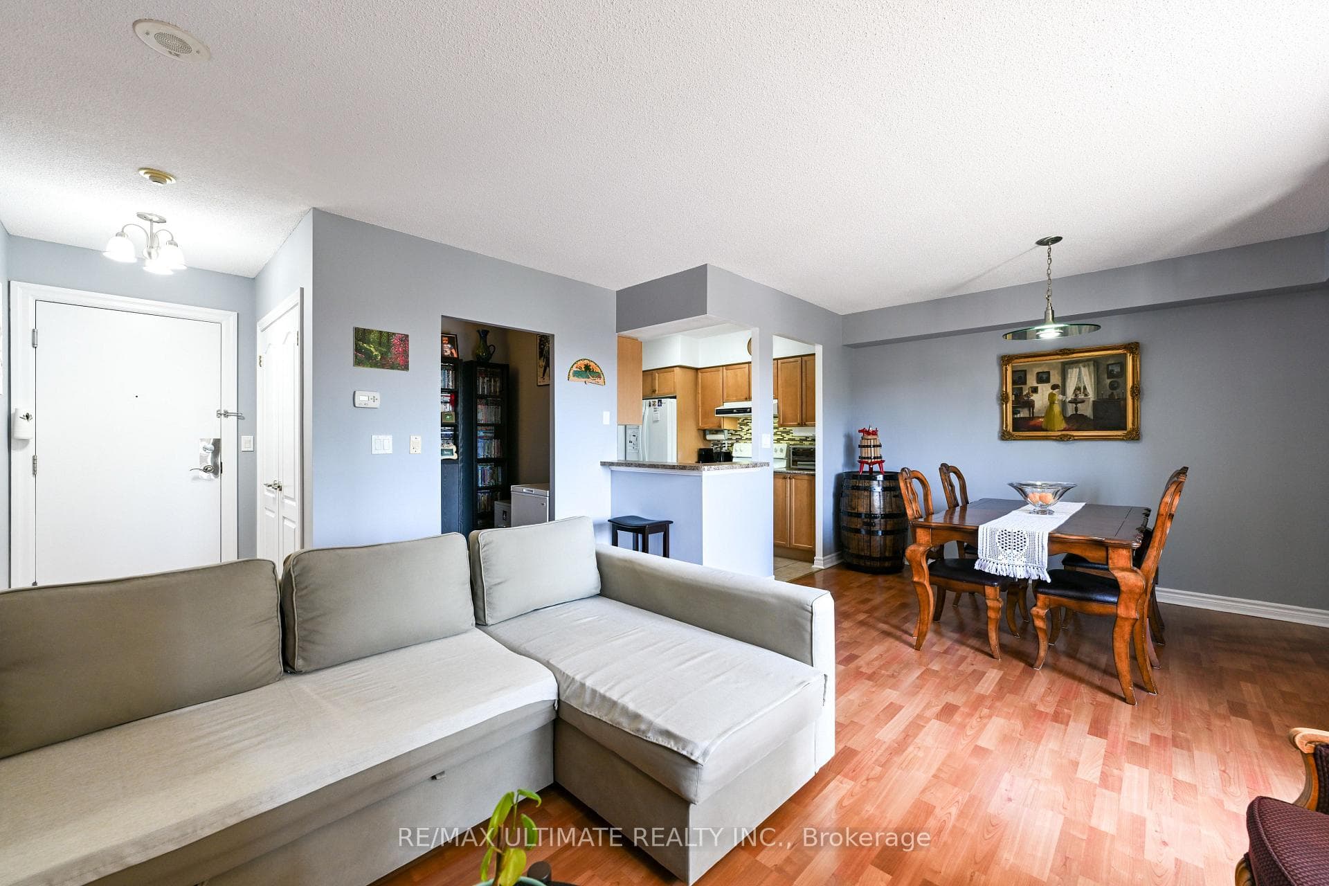 2088 Lawrence Avenue Unit 403 photo 5
