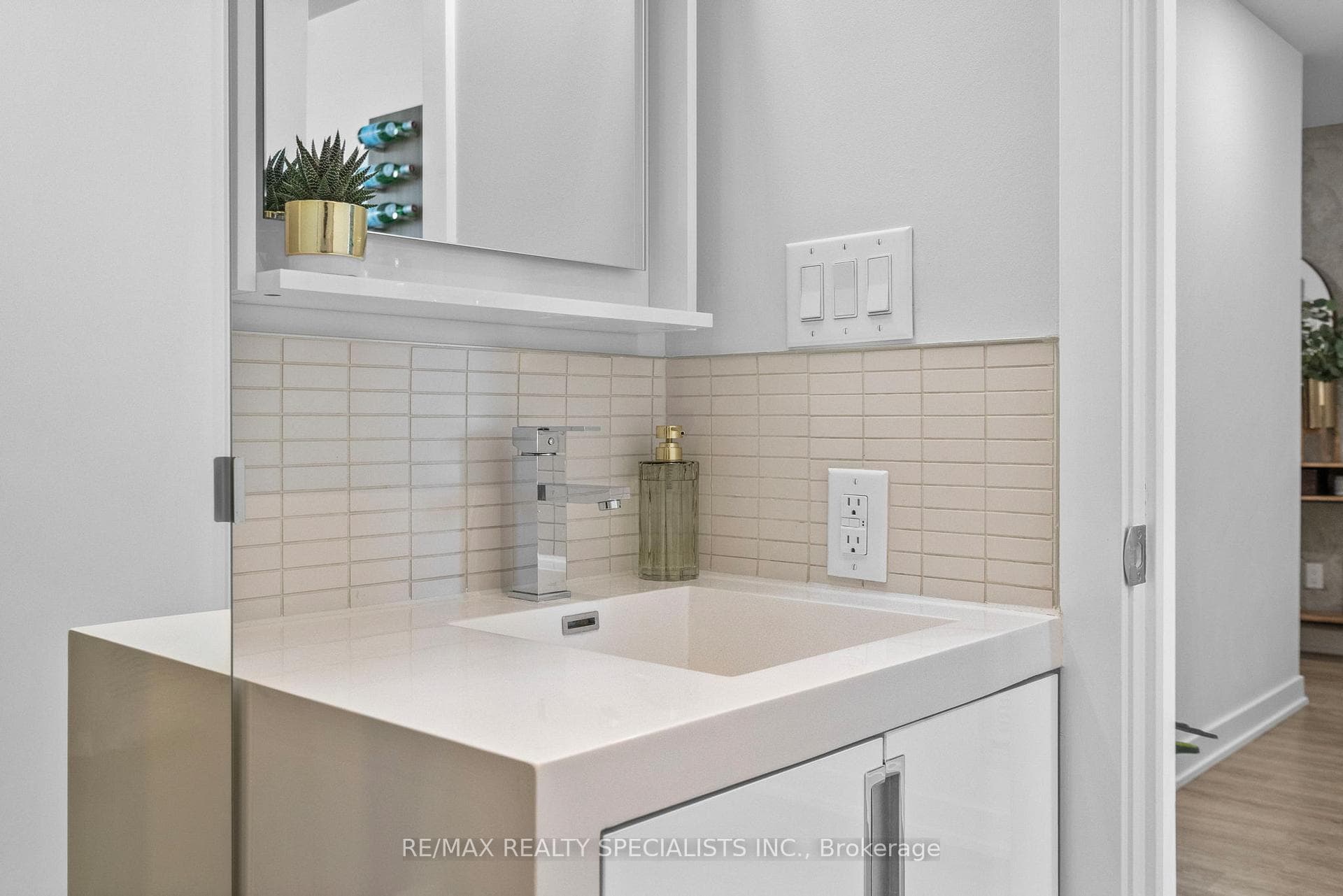 205 Manning Avenue Unit 310 photo 34