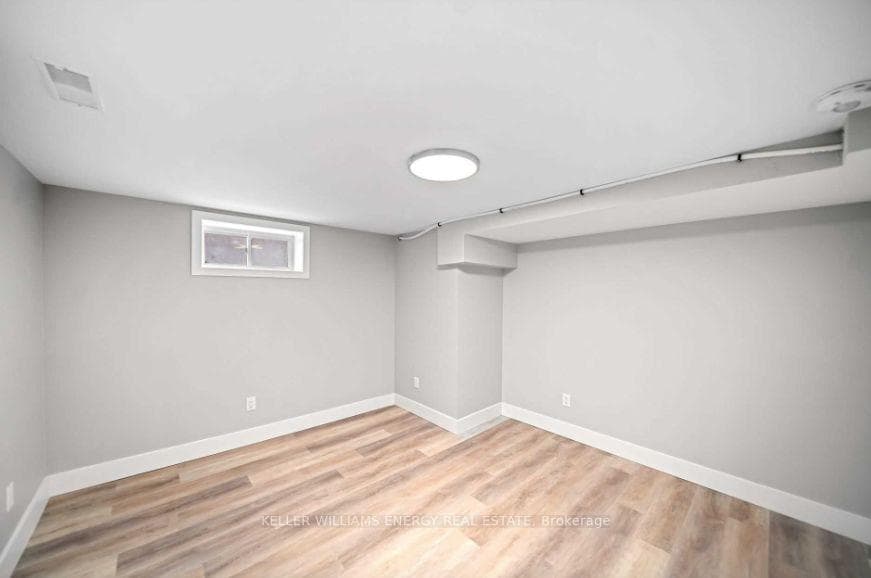 36 Simpson Avenue Unit Bsmt photo 8