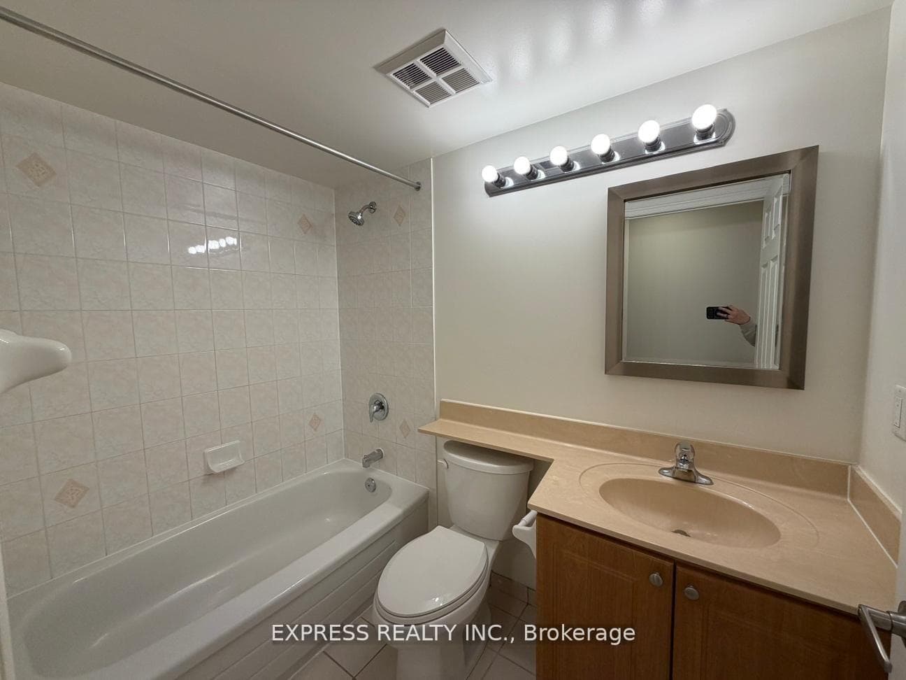 39 Pemberton Avenue Unit Ph05 photo 9