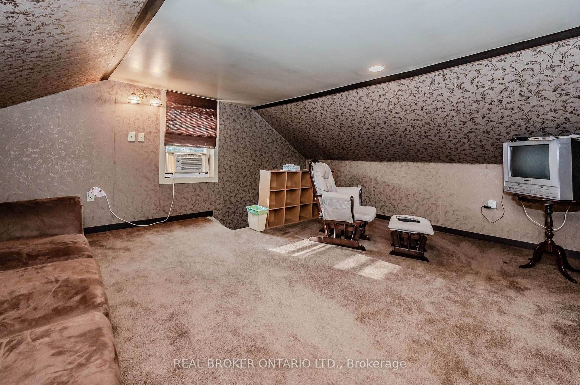2021 William Street photo 17