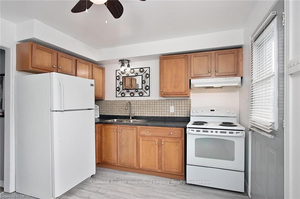 101 WELLESLEY Crescent Unit F photo 10