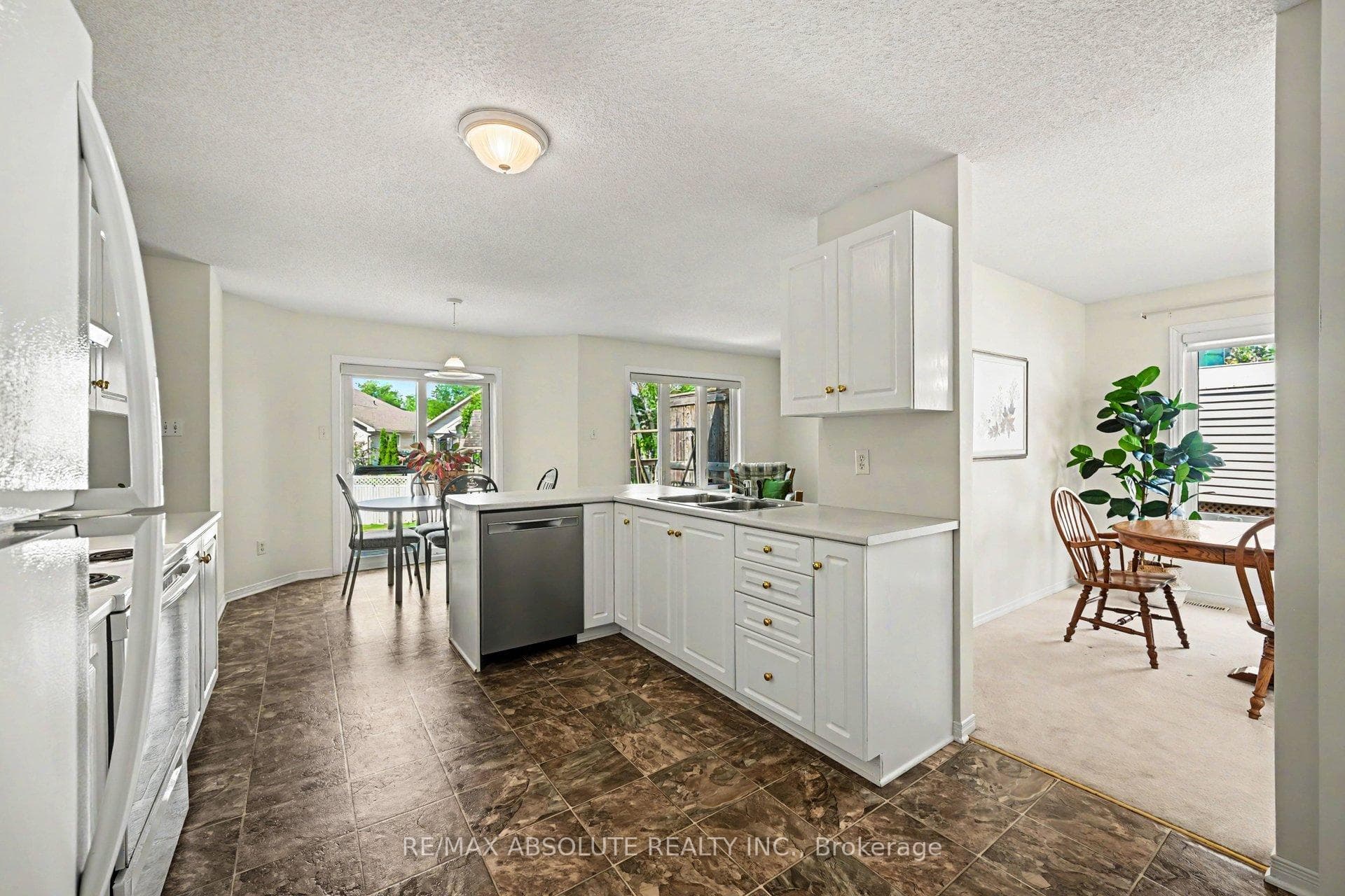1 River Ridge Crescent photo 13