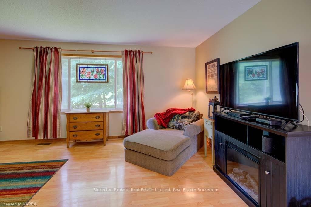 144 DARLINGSIDE DR Drive photo 2