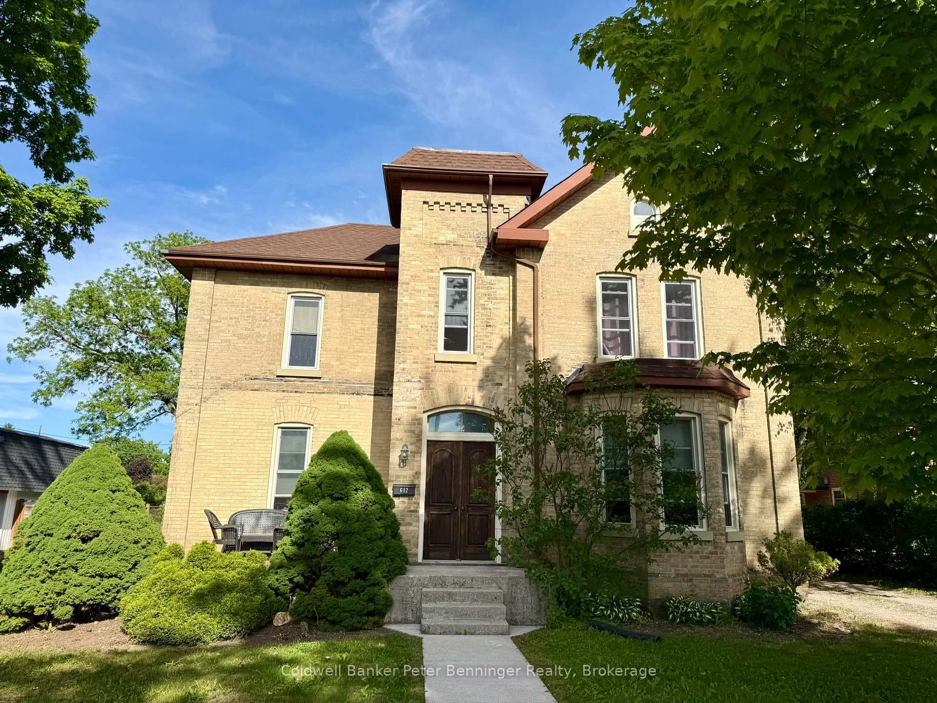 Welcome to 612 Colborne St S.