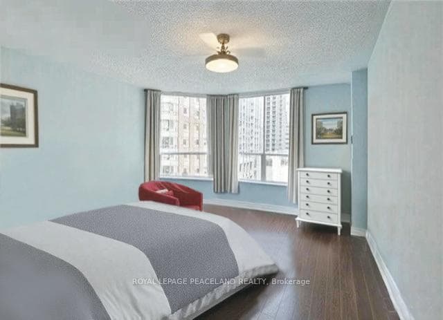 44 Gerrard Street Unit 704 photo 9
