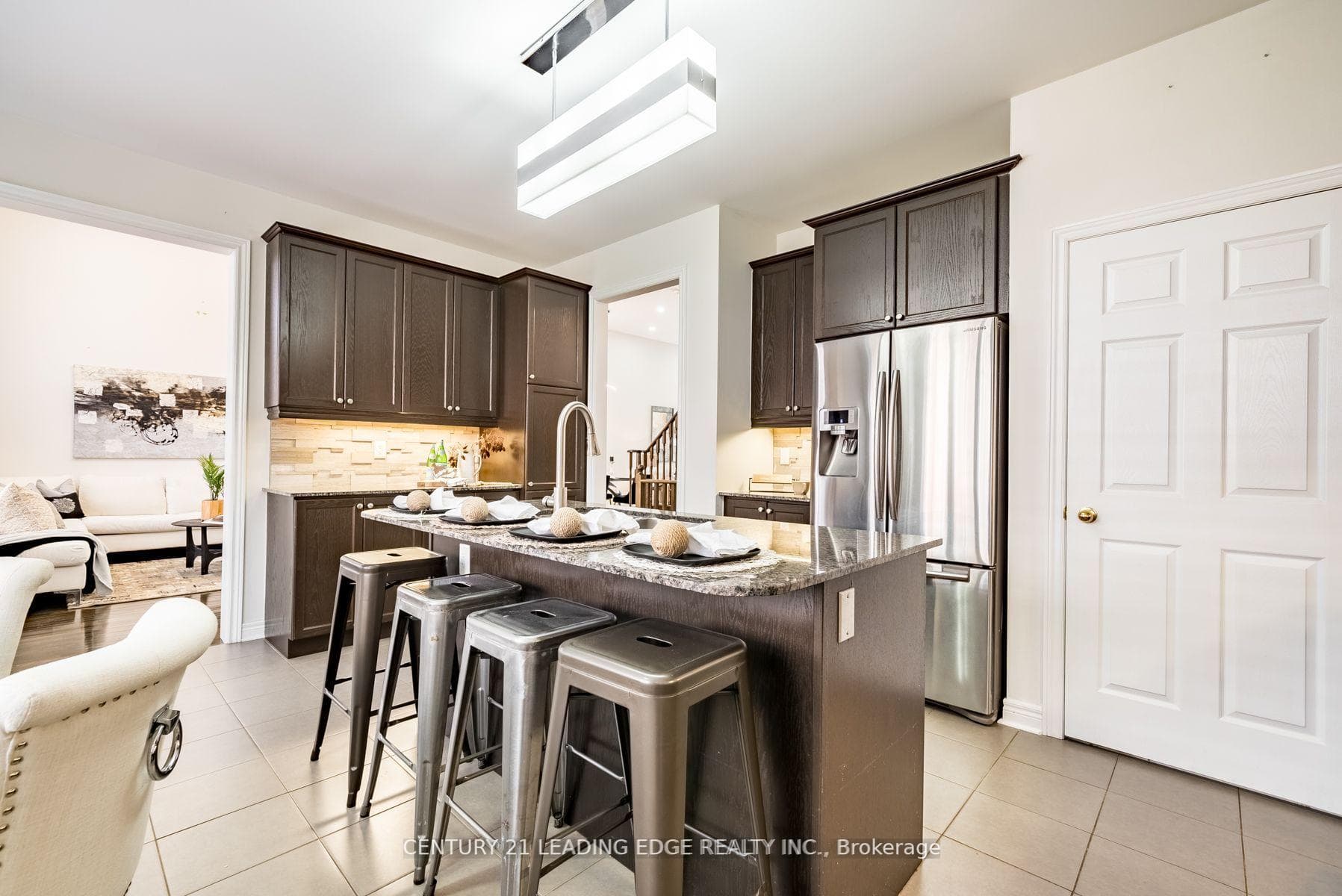 21 Darlet Avenue photo 14