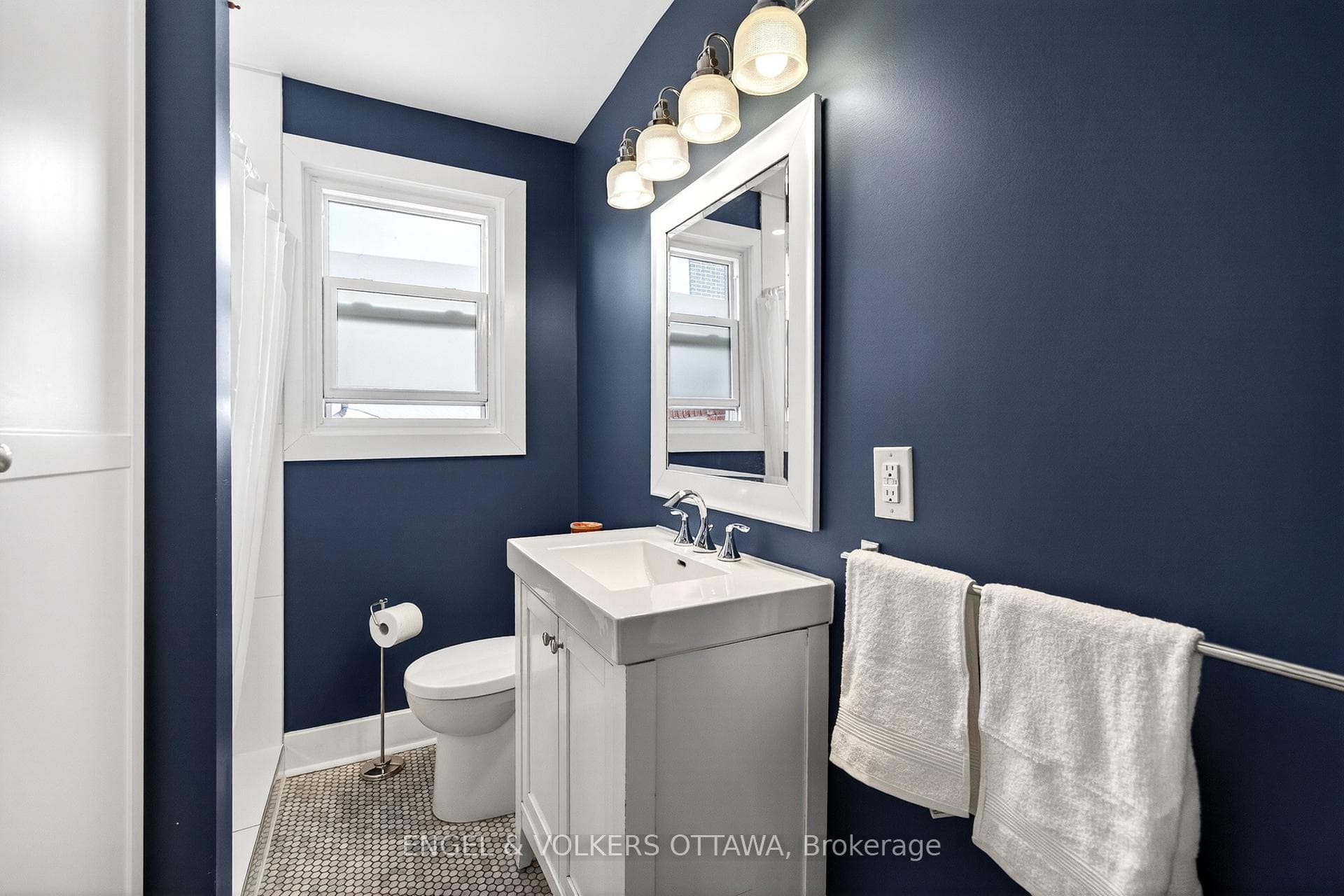 166 Wesley Avenue photo 16