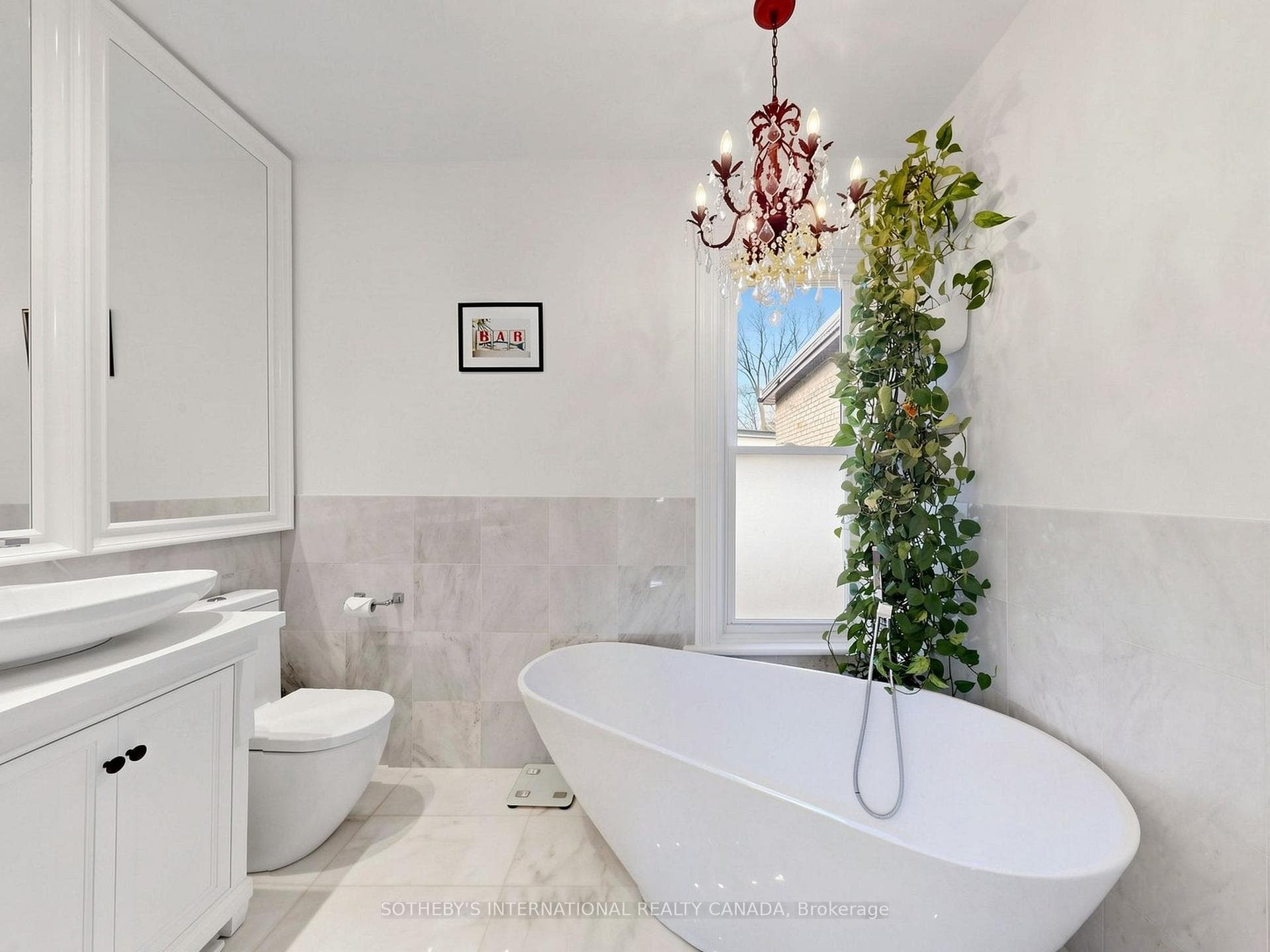 328 Wellesley Street photo 26